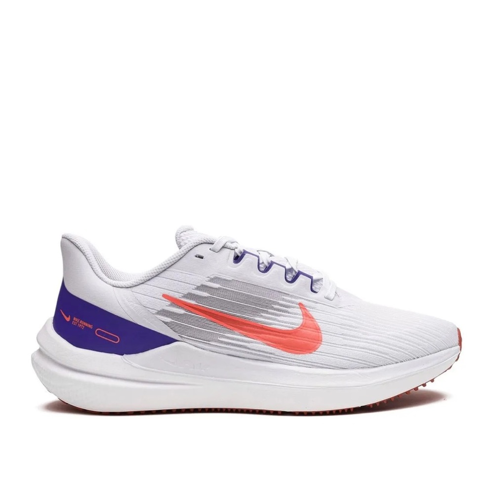 Nike Zoom Winflo 9 White Athletic running Shoes Sleek Design